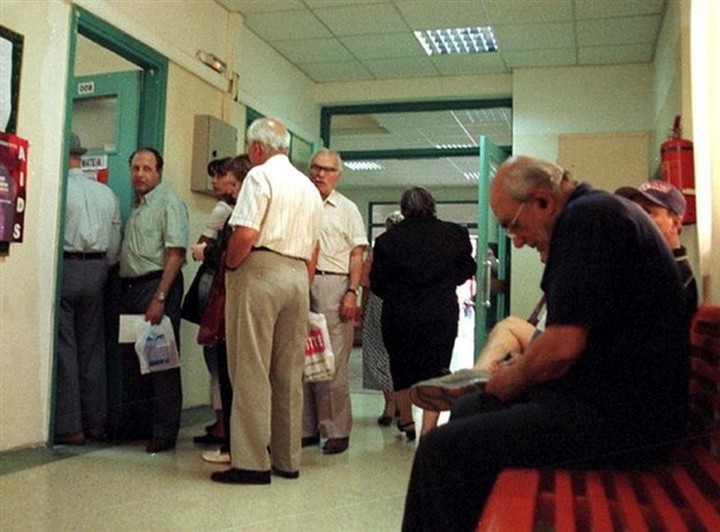 Τέλος οι συντάξεις κατ' οίκον