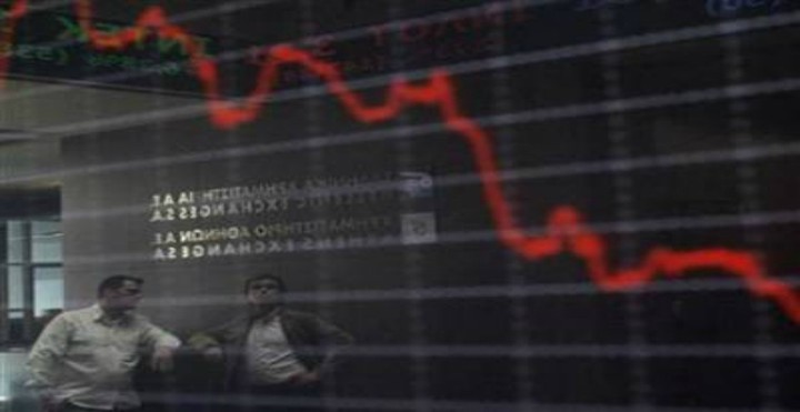 Κραχ στην Αθήνα - Μικτές τάσεις στις διεθνείς αγορές