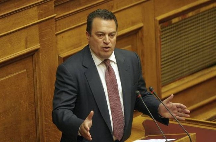 «Ψαλίδι» στα οικονομικά των δήμων