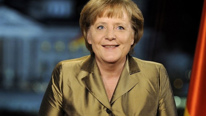 Merkel: Η Ελλάδα πρέπει να τηρήσει τις δεσμεύσεις της