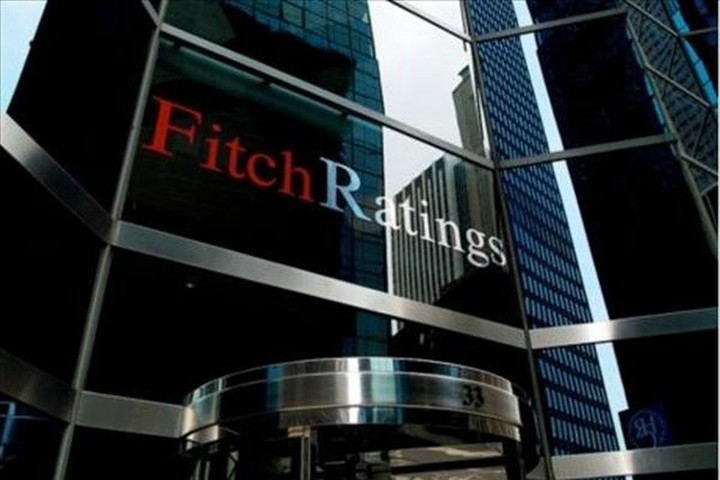 Fitch:Οι πλειστηριασμοί θα πιέσουν τις τιμές