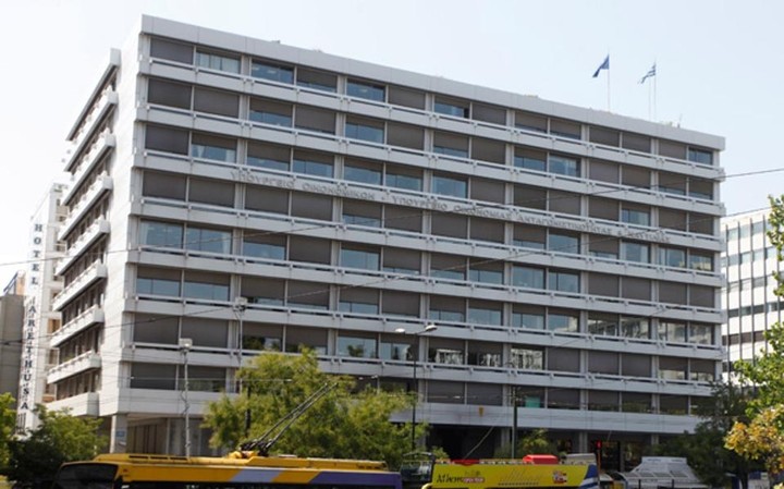 Καθολική...ανακαίνιση της Νίκης