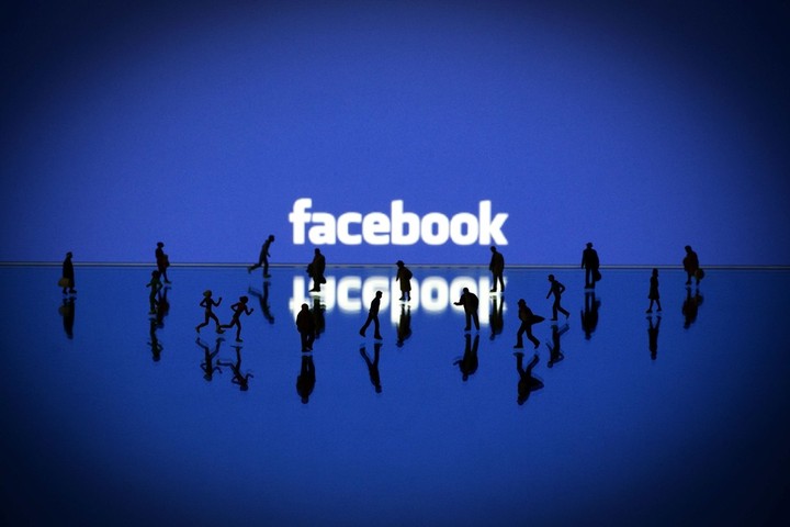 Shopping Therapy και με το Facebook