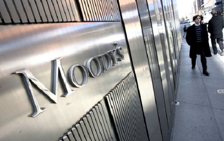 Βόμβα από Moody's: Πιθανό το «κούρεμα» των καταθέσεων στις ελληνικές τράπεζες