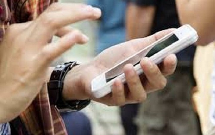 Πληρωμές μέσω smartphone το οποίο θα βρίσκεται στην τσάντα ή στην τσέπη
