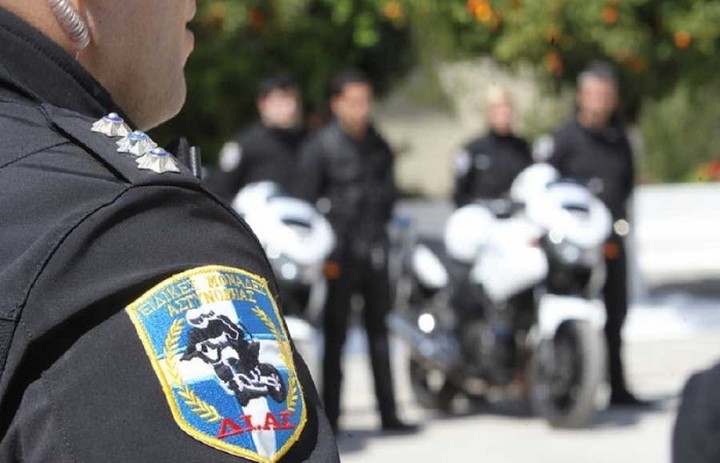 Δεν έχει σχέση με την επίθεση στη πρεσβεία η μοτοσικλέτα που βρέθηκε στα Εξάρχεια