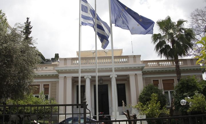 Μπαράζ προσλήψεων εν μέσω θέρους