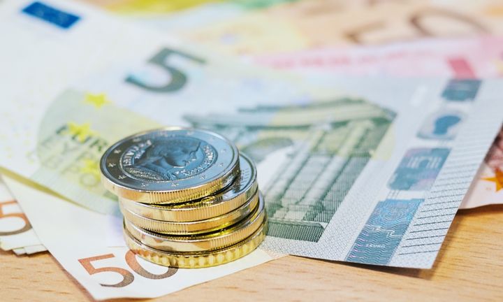 Οι φόροι σε καύσιμα και τσιγάρα «σανίδα σωτηρίας» για τα έσοδα