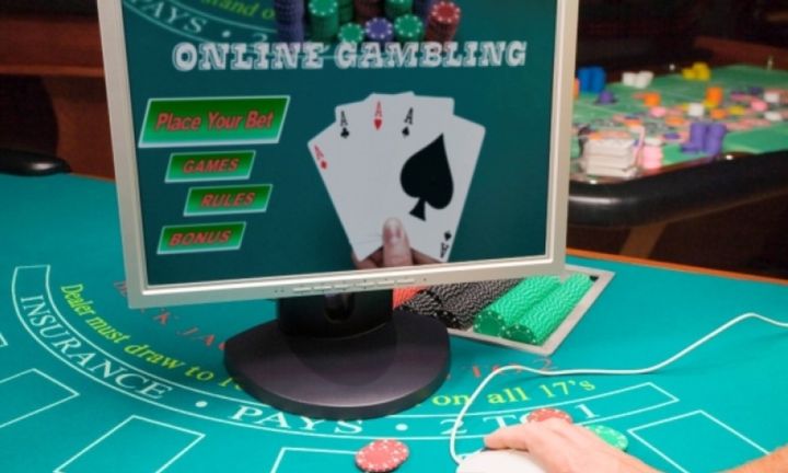 Η μπίλια έκατσε… στο online