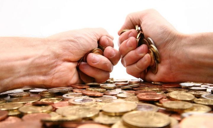 Οι φορολογούμενοι δεν πληρώνουν, η εφορία κατάσχει