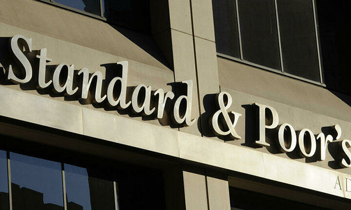 S&P: Η αναβάθμιση μπορεί να περιμένει - Αμετάβλητη η βαθμολογία των ελληνικών ομολόγων