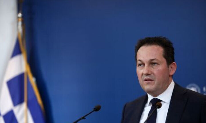 Πέτσας: Στο τραπέζι αυστηρότερο πλαίσιο για τις εξόδους πολιτών