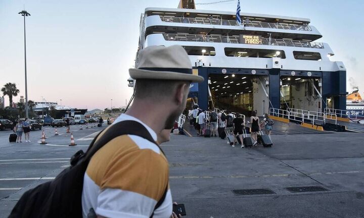 Μείωση 67% της επιβατικής κίνησης στα λιμάνια