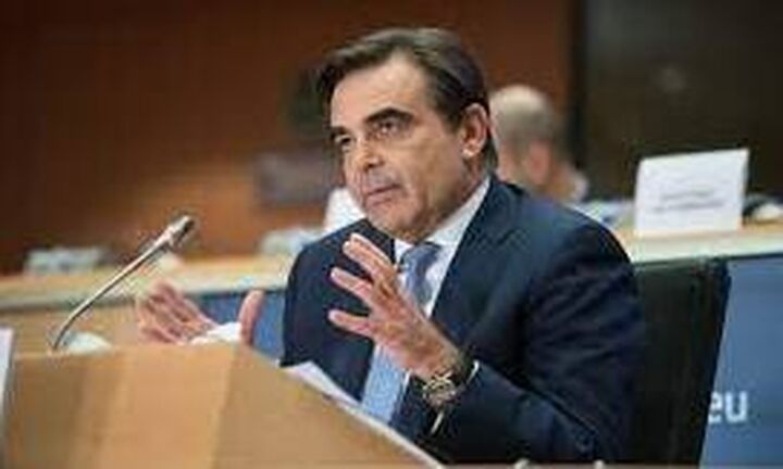 Σχοινάς: Διασφαλίσαμε πλέον τον απαραίτητο αριθμό δόσεων εμβολίων