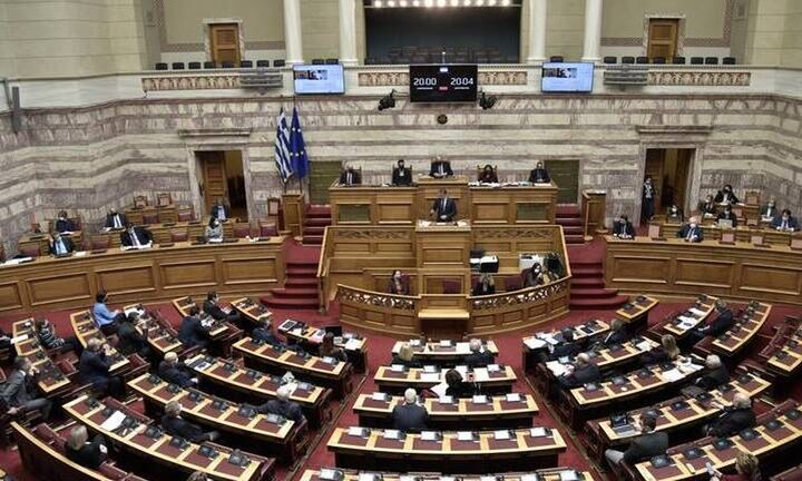 Εργασιακό νομοσχέσδιο: Απορρίφθηκαν οι ενστάσεις αντισυνταγματικότητας από ΚΚΕ και ΣΥΡΙΖΑ