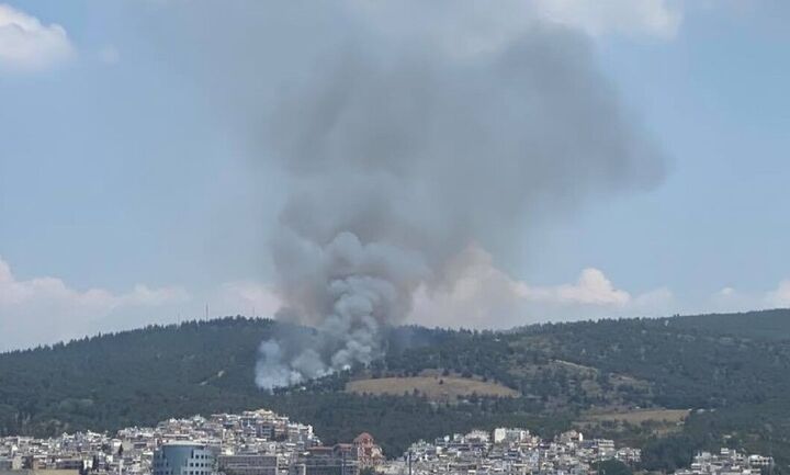 Πυροσβεστική: Σε ύφεση η φωτιά στο Σέιχ Σου