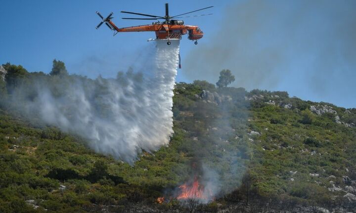 Έκτακτο - Πυρκαγιά στα Βίλια: Μήνυμα από το 112 για νέες εκκενώσεις χωριών