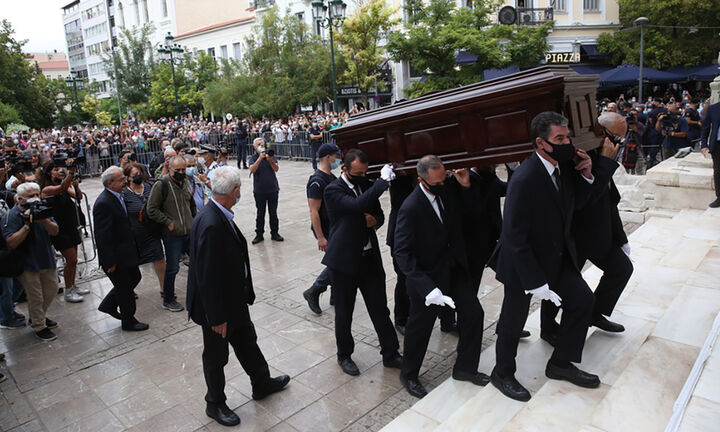 Δείτε Live: Η Ελλάδα αποχαιρετά τον Μίκη Θεοδωράκη