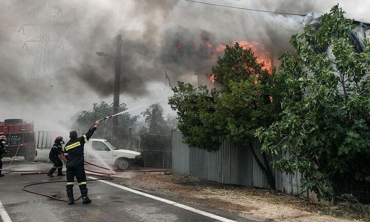 Πιστώσεις 3,94 εκατ. ευρώ σε 717 πληγέντες από τις πυρκαγιές