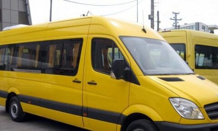 Παραλίγο τραγωδία στη Βάρκιζα: Ξέχασαν σε σχολικό λεωφορείο για πέντε ώρες κοριτσάκι 2 ετών
