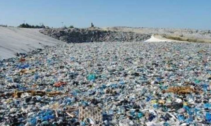 Μείωση 32% στα πρόστιμα από την ΕΕ για τους παράνομους χώρους ανεξέλεγκτης διάθεσης αποβλήτων