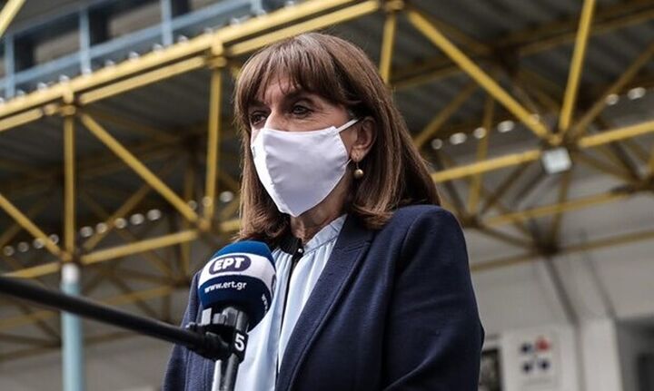 Την 3η δόση του εμβολίου κατά του κορωνοϊού έκανε η ΠτΔ - Έκκληση σε ανεμβολίαστους και αρνητές