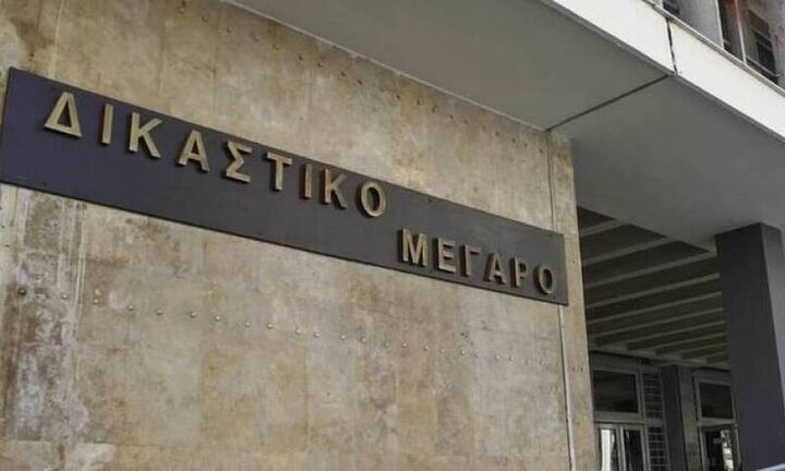 Στον εισαγγελέα ο 26χρονος τράπερ που απεικονίζεται με όπλα σε μέσα κοινωνικής δικτύωσης