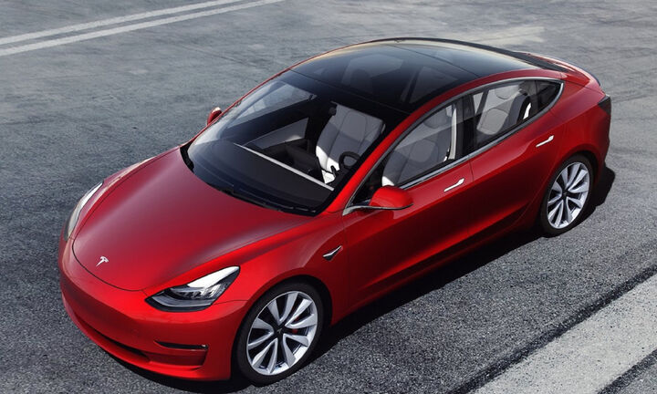H Tesla ανακαλεί περισσότερα από 450.000 ηλεκτρονικά αυτοκίνητα
