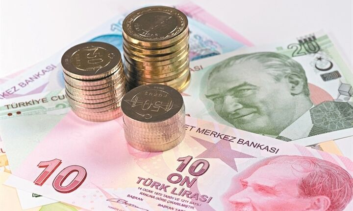 Η τουρκική λίρα οδεύει στη χειρότερη χρονιά της στα 20 χρόνια διακυβέρνησης Ερντογάν