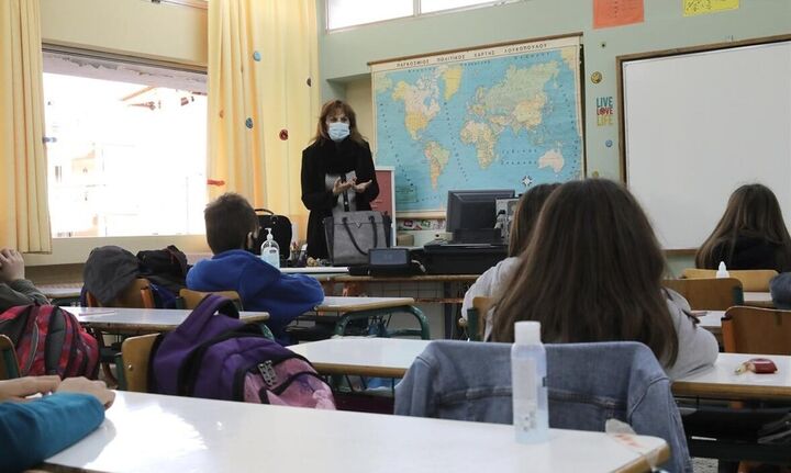 Άνοιγμα των σχολείων στις 10 Ιανουαρίου με τρία self test την πρώτη εβδομάδα