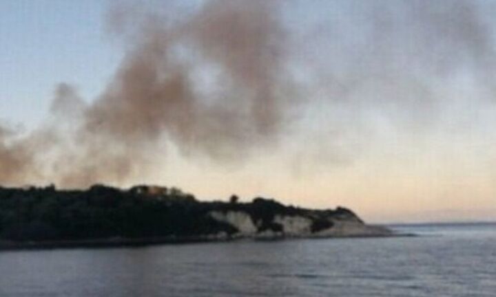 Μυτιλήνη: Έσβησε η φωτιά στο ΚΥΤ του Καρά Τεπέ στη Μυτιλήνη