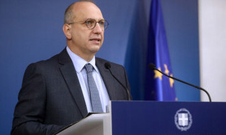 Οικονόμου: Τον Απρίλιο ξεκινά το «Κινούμαι Ηλεκτρικά» – Αυξάνεται στις 8.000 ευρώ η επιδότηση