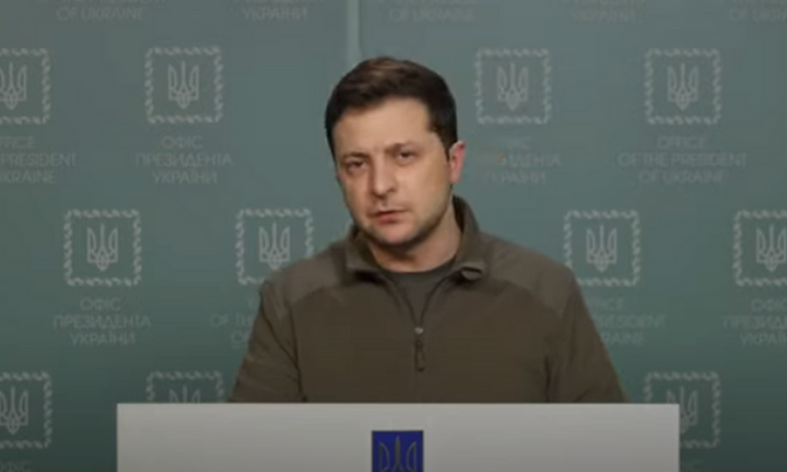 Ζελένσκι: "Δεν επιμένει" στην ένταξη της Ουκρανίας στο ΝΑΤΟ