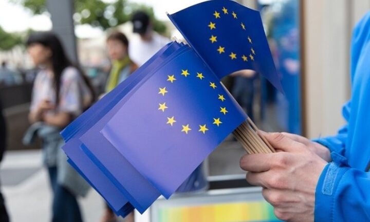 Η ΕΕ διπλασιάζει τη στρατιωτική βοήθεια στην Ουκρανία στο 1 δισ. ευρώ