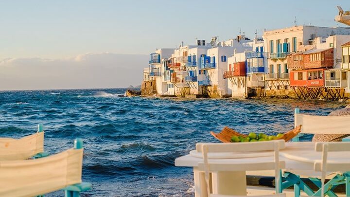 Γνωστό beach restaurant στη Μύκονο λειτουργούσε με αδήλωτες ταμειακές μηχανές