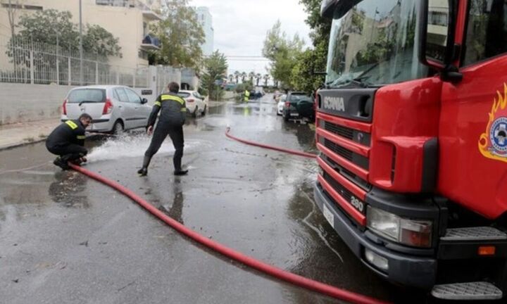Πυροσβαστική: 128 κλήσεις λόγω της κακοκαιρίας