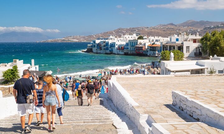 Αύξηση 154,2% στα έσοδα από τον τουρισμό μέχρι τον Ιούλιο