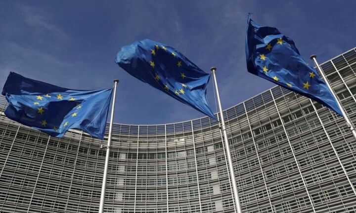 Η Κομισιόν ενισχύει την κυβερνοασφάλεια και «κόβει» το TikTok στις υπηρεσιακές συσκευές της