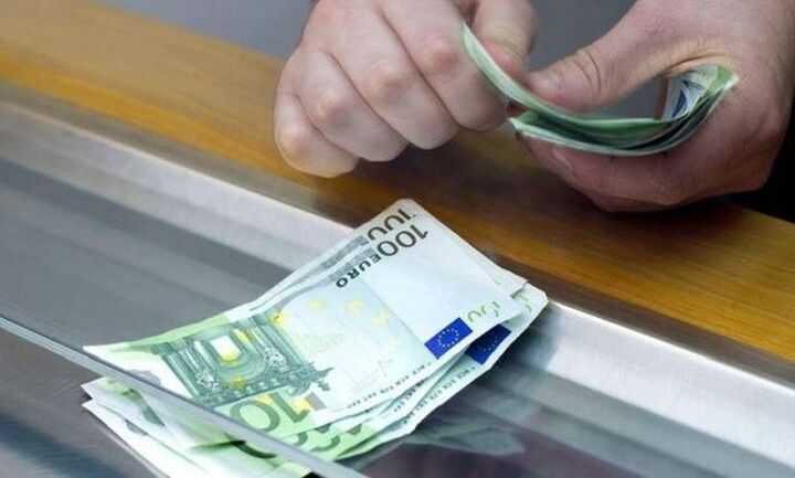 ΤτΕ: «Βουτιά» 1,456 δισ. στις καταθέσεις νοικοκυριών και επιχειρήσεων τον Φεβρουάριο