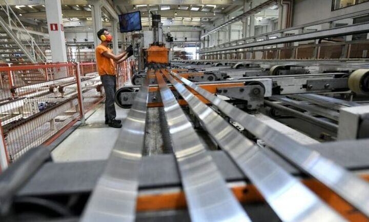 ΕΛΣΤΑΤ: Μείωση 12,7% στις τιμές εισαγωγών στη βιομηχανία τον Μάρτιο