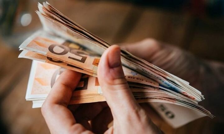 Υπολογίστε με ένα κλικ την τριπλή αύξηση στον κατώτατο μισθό του 2024 και τις νέες καθαρές αποδοχές