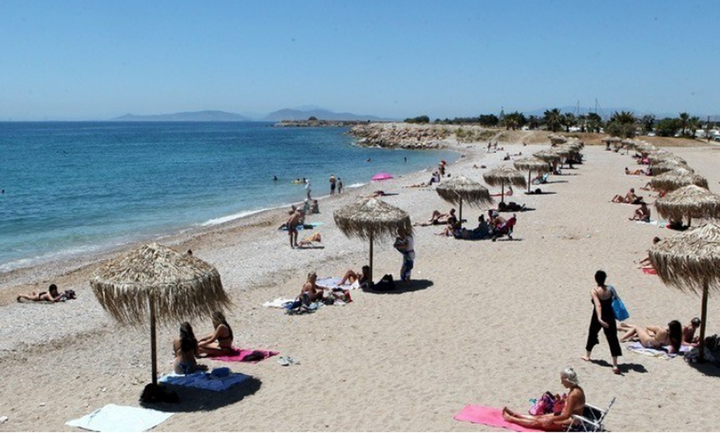 Κοινωνικός τουρισμός ΔΥΠΑ: Περίπου 80.000 έκαναν διακοπές με voucher τον Ιούνιο