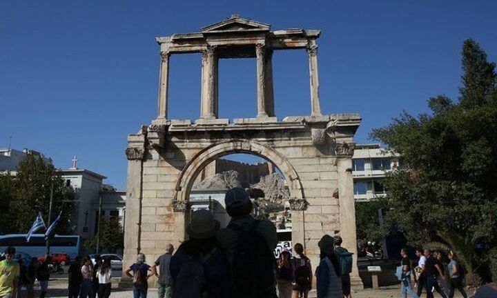 Ιστορικό υψηλό για τον ελληνικό τουρισμό το 2024 - Η πορεία του το 2025