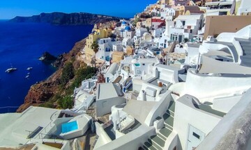 Τι έδειξε το νέο κύμα ελέγχων για αυθαίρετες κατασκευές σε Σαντορίνη και Μύκονο