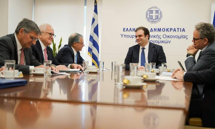 Συνάντηση Πιερρακάκη με τους τραπεζίτες - Τι συζήτησαν