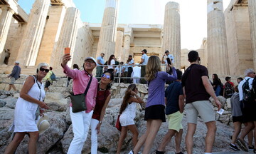 Τουρισμός: Αυξήθηκαν 5,4% οι αφίξεις στο δίμηνο - Μείωση 1,4% στη μέση δαπάνη ανά ταξίδι