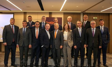 Optima bank: Split των μετοχών της τράπεζας σε αναλογία 3:1 - Πρόγραμμα αγοράς ιδίων μετοχών