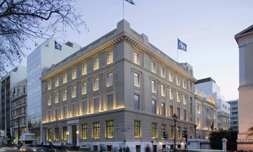 Alpha Bank: Ολοκληρώθηκε η εξαγορά της Astrobank