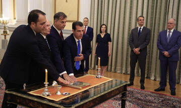 Ορκίστηκαν τα νέα μέλη της κυβέρνησης, Πλεύρης, Θεοχάρης, Ανδριανός και Δερμεντζόπουλος