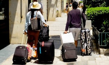 Καταλύματα: Περισσότερες αφίξεις και διανυκτερεύσεις το 2024 - Από ποιες χώρες ήρθαν οι τουρίστες
